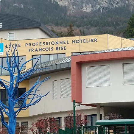 Un Bon Momentde Dente Apartment *
